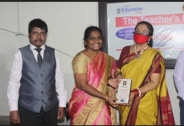 Dr.R.Ranjana , Associate Professor, Department of Information Technology, has been awarded the “BEST ASSOCIATE PROFESSOR”, in the Award for excellence in Education 2021 function organised by Kalvi Chutar , Education Today, on 12/9/2021 at Sheik Noordin Auditorium, Mount Road, Chennai.