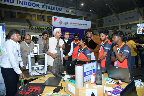 Innovation gains speed on Day 3 at SIH 2025 (11)