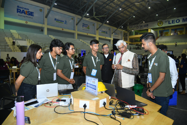 Innovation gains speed on Day 3 at SIH 2025 (12)