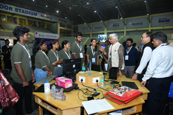 Innovation gains speed on Day 3 at SIH 2025 (13)