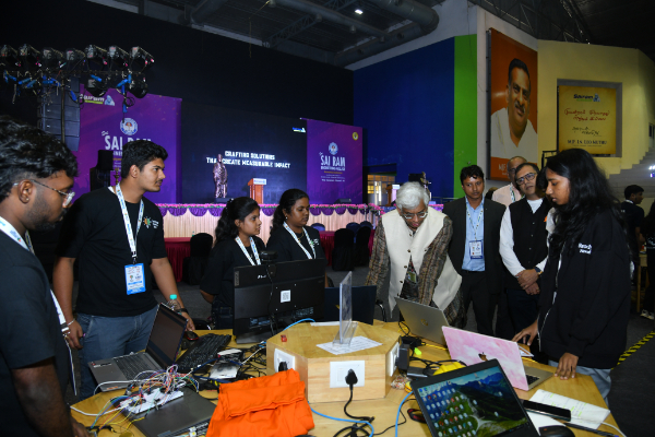 Innovation gains speed on Day 3 at SIH 2025 (16)