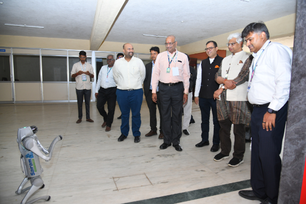 Innovation gains speed on Day 3 at SIH 2025 (18)