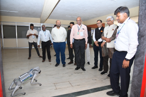 Innovation gains speed on Day 3 at SIH 2025 (19)