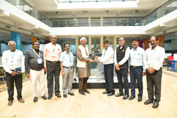 Innovation gains speed on Day 3 at SIH 2025 (22)